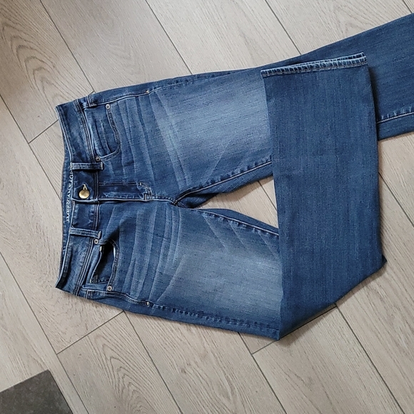 American Eagle Outfitters Denim - 3/25❤️American Eagle KickBoot style. Sz 6